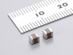 村田开始量产市面首款1210英寸(3.2×2.5mm)尺寸、额定电压1.25kV、具备C0G特性的15nF多层片式陶瓷电容器